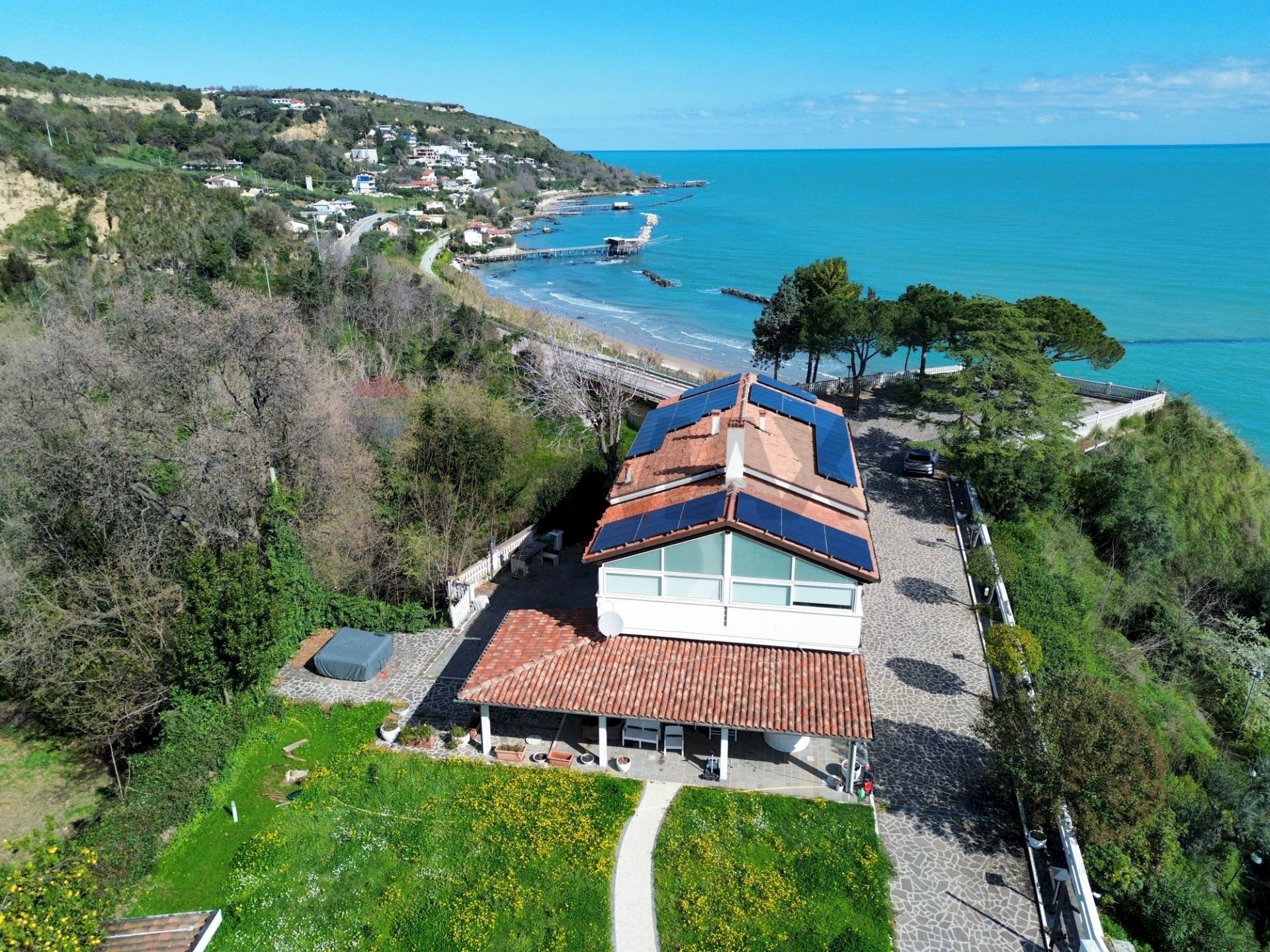 Vista dell\'acqua - Villa Via Finocchietto
 
10, Fossacesia - photo 1