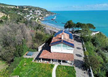 Vista dell\'acqua - Villa Via Finocchietto
 
10, Fossacesia - photo 1