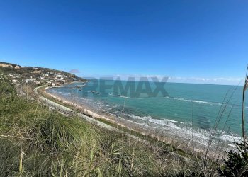 Vista dell\'acqua - Villa Via Finocchietto
 
10, Fossacesia - photo 4