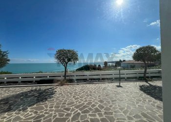 Vista dell\'acqua - Villa Via Finocchietto
 
10, Fossacesia - photo 9