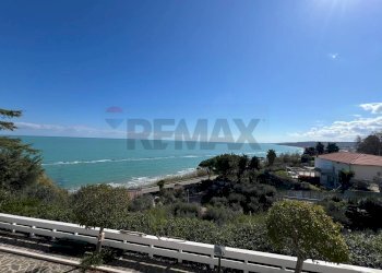 Vista dell\'acqua - Villa Via Finocchietto
 
10, Fossacesia - photo 40