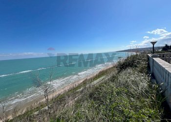 Vista dell\'acqua - Villa Via Finocchietto
 
10, Fossacesia - photo 68