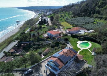 Vista dell\'acqua - Villa Via Finocchietto
 
10, Fossacesia - photo 90