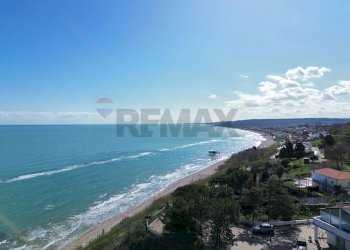 Vista dell\'acqua - Villa Via Finocchietto
 
10, Fossacesia - photo 92