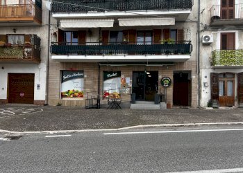 Edificio all\'aperto - Attività Commerciale Via Roma, Castel Frentano - foto 1
