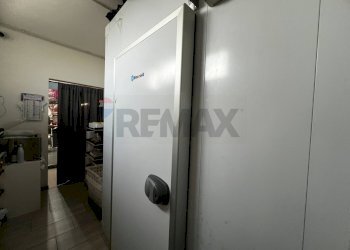 Cucina - Attività Commerciale Via Roma, Castel Frentano - foto 11