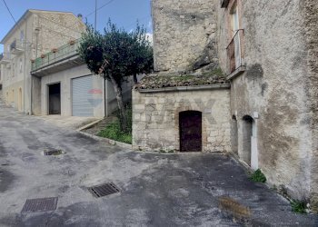 Casa all\'aperto - Casa semi indipendente P.zza IV Novembre
 
4, Fallo - foto 4
