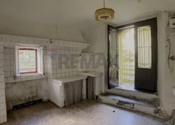 Stanza vuota - Casa semi indipendente P.zza IV Novembre
 
4, Fallo - foto 6