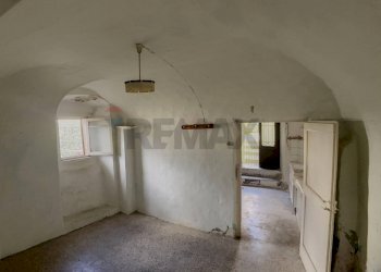 Stanza vuota - Casa semi indipendente P.zza IV Novembre
 
4, Fallo - foto 8
