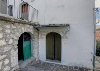 Casa all\'aperto - Casa semi indipendente P.zza IV Novembre
 
4, Fallo - foto 11