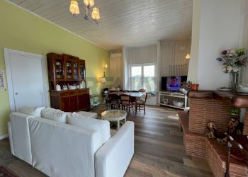 Sala da pranzo - Villa Contrada Rosciavizza
 
snc, Mozzagrogna - foto 17