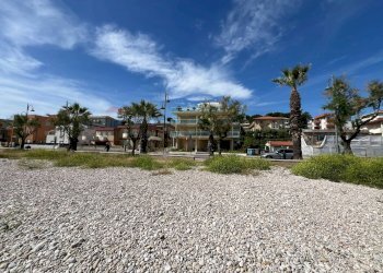 Casa all\'aperto - Commercial Premises VIa Lungomare
 
86, Fossacesia - photo 1