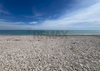 Vista dell\'acqua - Commercial Premises VIa Lungomare
 
86, Fossacesia - photo 13