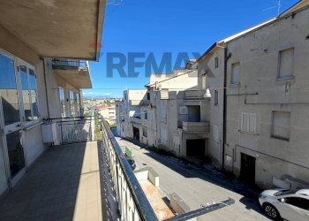 Balcone - Apartment Via Dei Marsi
 
3, Castel Frentano - photo 30