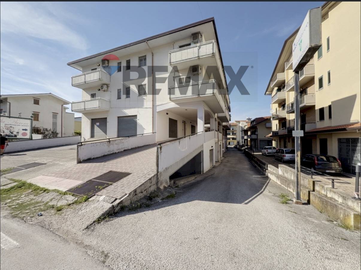 Edificio all\'aperto - Apartment Via Nazionale
553, Altino - photo 3