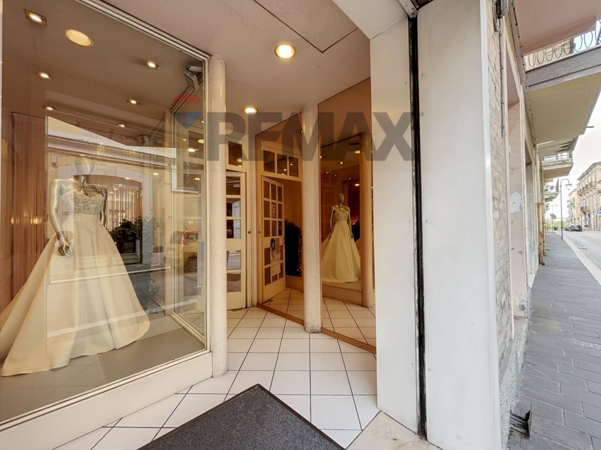 Ricezione / Lobby - Negozio Via Corso Bandiera
 
71, Lanciano - foto 1