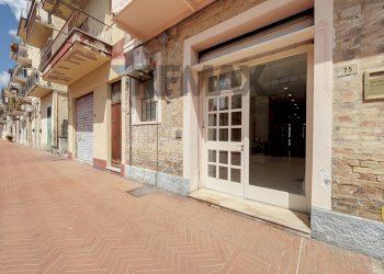 Edificio all\'aperto - Negozio Via Corso Bandiera
71, Lanciano - foto 14