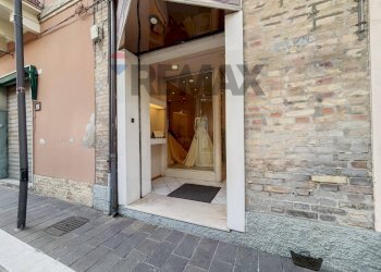 Edificio all\'aperto - Negozio Via Corso Bandiera
71, Lanciano - foto 2