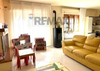 Soggiorno - Apartment Via Vignali
 
7, Colledimezzo - photo 30