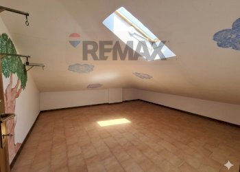 Stanza vuota - Attic Via Benedetto Croce
 
3, Castel Frentano - photo 5