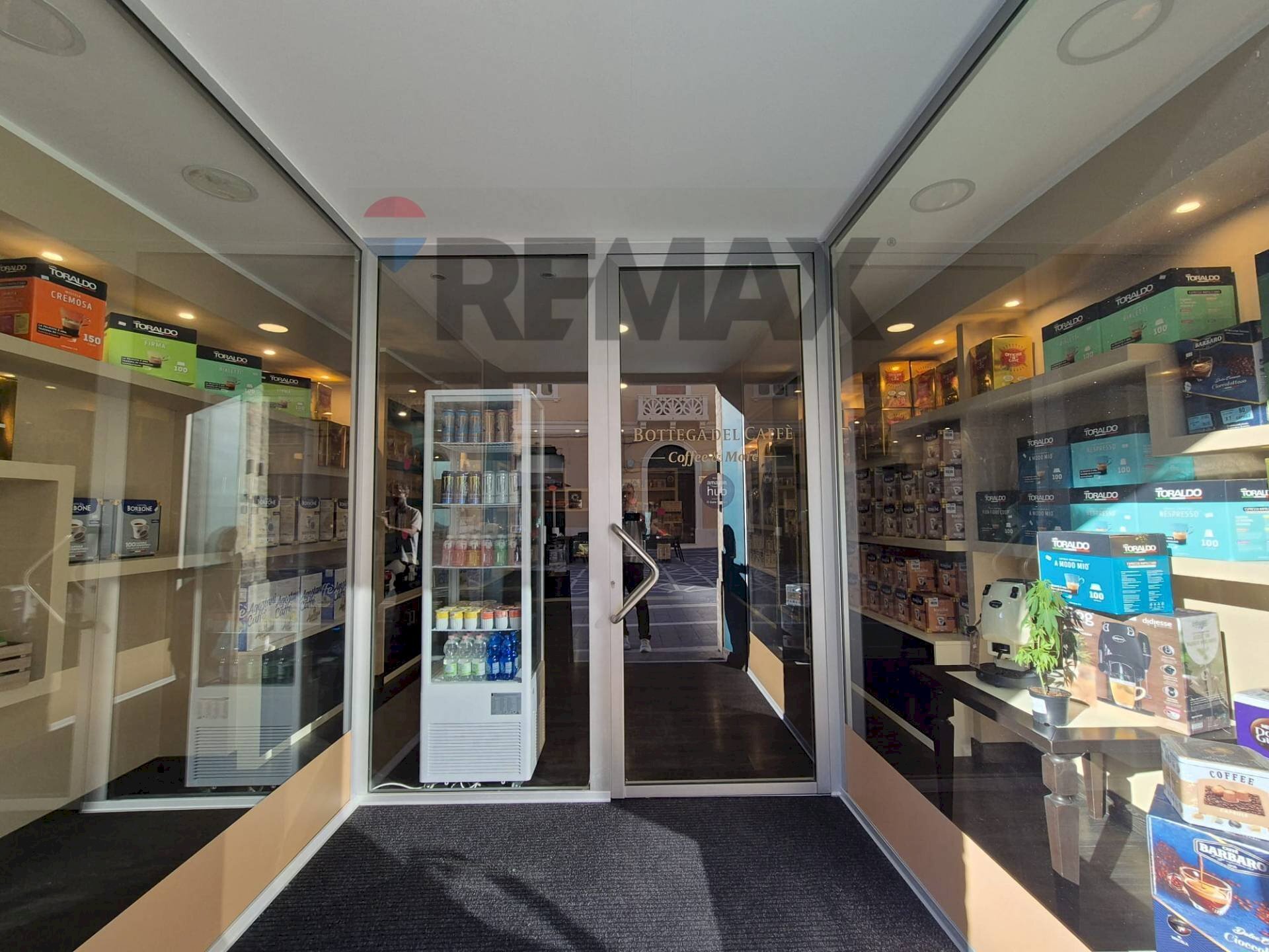 Ricezione / Lobby - Attività Commerciale Corso Trento e Trieste
 
121, Lanciano - foto 1