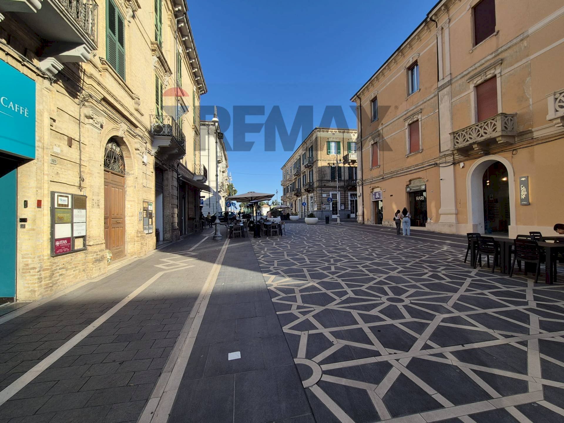 Edificio all\'aperto - Attività Commerciale Corso Trento e Trieste
121, Lanciano - foto 2