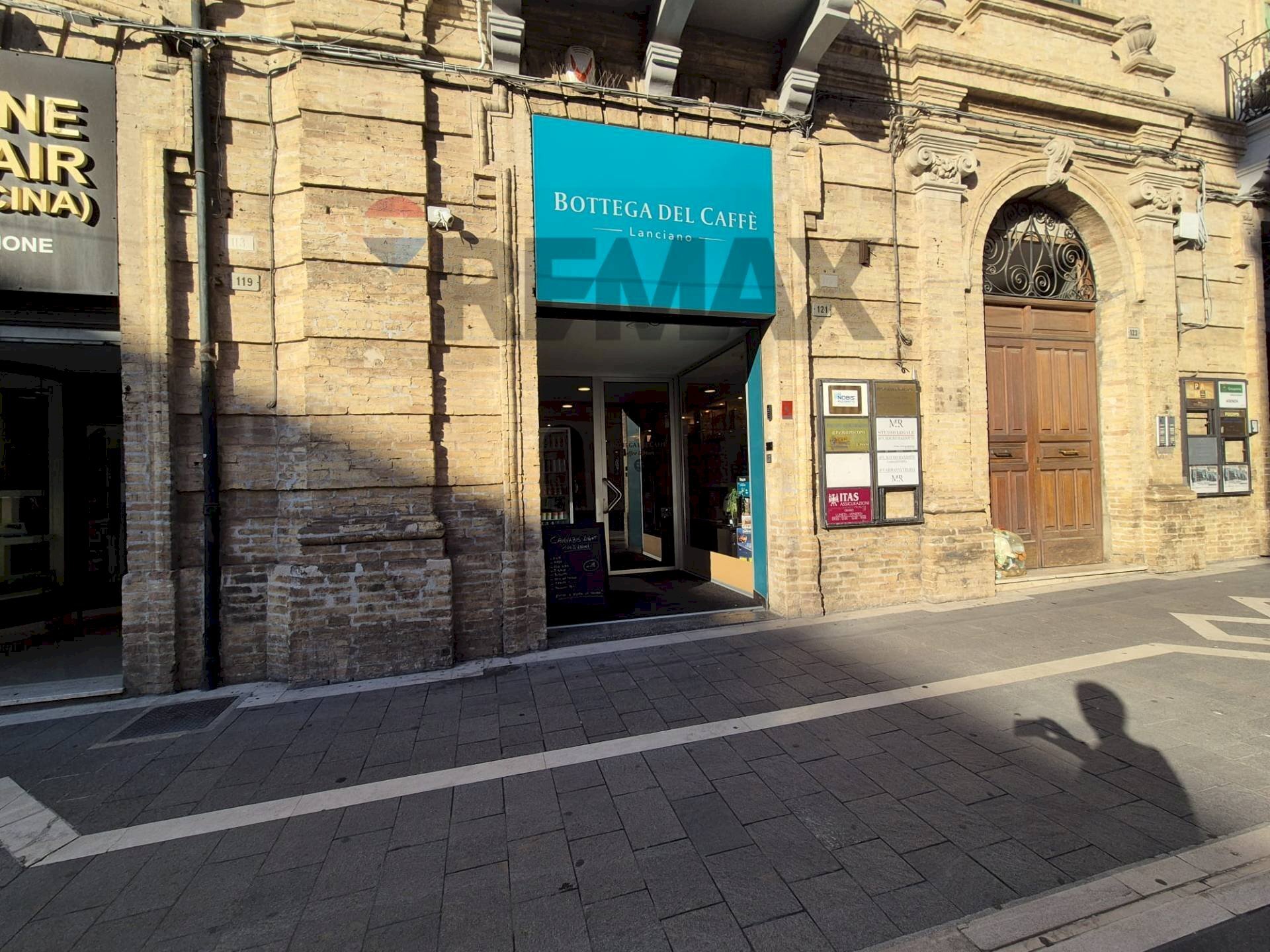 Edificio all\'aperto - Attività Commerciale Corso Trento e Trieste
121, Lanciano - foto 3