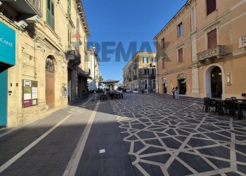 Edificio all\'aperto - Attività Commerciale Corso Trento e Trieste
121, Lanciano - foto 2