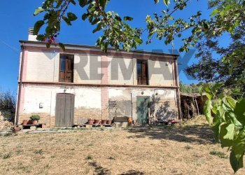 Casa all\'aperto - Independent house Contrada Rizzacorno
 
140, Lanciano - photo 1