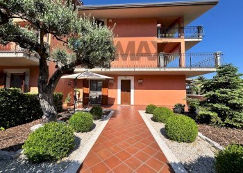 Casa all\'aperto - Casa semi indipendente Contrada Santa Giusta
 
136, Lanciano - foto 1