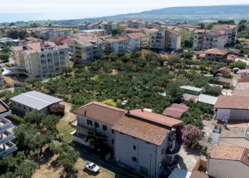 Edificio all\'aperto - Semi-detached house Via Sant'Egidio Vico 4
 
5, Fossacesia - photo 11