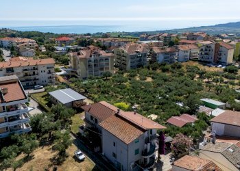 Edificio all\'aperto - Semi-detached house Via Sant'Egidio Vico 4
 
5, Fossacesia - photo 12