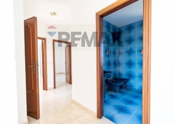 Hall / corridoio - Semi-detached house Via Sant'Egidio Vico 4
 
5, Fossacesia - photo 55