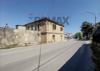 Edificio all\'aperto - Casa semi indipendente Contrada Santa Liberata
 
snc, Lanciano - foto 2
