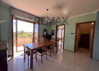 Sala da pranzo - Semi-detached Villa Via Gabriele D'Annunzio
 
6, Lanciano - photo 5