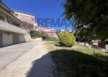 Giardino - Semi-detached Villa Via Gabriele D'Annunzio
 
6, Lanciano - photo 38