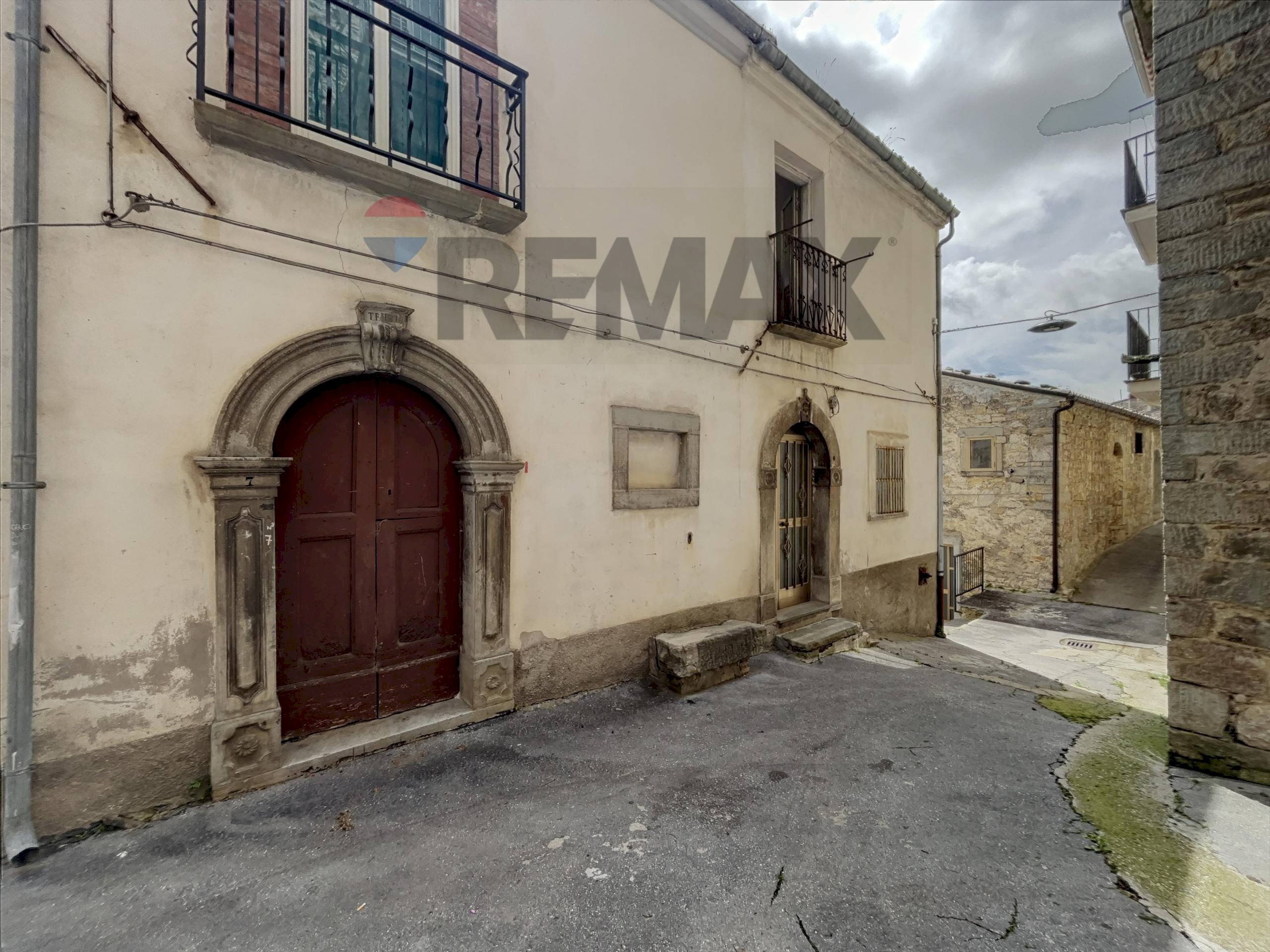 Edificio all\'aperto - Casa semi indipendente Salita della Pace
 
2, Montazzoli - foto 1