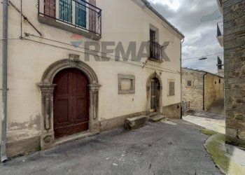 Edificio all\'aperto - Casa semi indipendente Salita della Pace
 
2, Montazzoli - foto 1