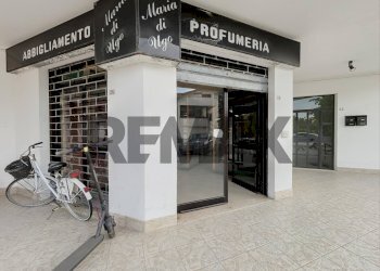 Edificio all\'aperto - Negozio Via Calvario
26, San Vito Chietino - foto 2