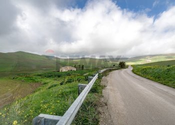 Vista delle montagne - Terreno agricolo Contrada Sant'Agata
snc, Piana degli Albanesi - foto 3