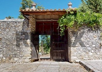 Casa all\'aperto - Rustico SP102 CONTRADA MAGANOCE
 
SNC, Piana degli Albanesi - foto 34