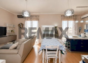 Sala da pranzo - Quadrilocale Via Sottotenente Cantone
 
10, Mascalucia - foto 2