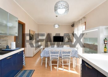Sala da pranzo - Quadrilocale Via Sottotenente Cantone
 
10, Mascalucia - foto 6