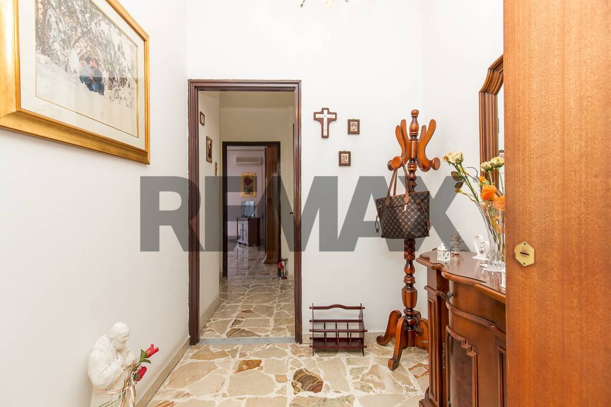 Hall / corridoio - Four-room apartment Via Lazio
 
25, Giarre - photo 2