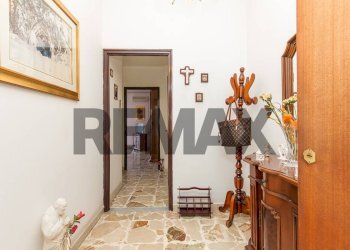 Hall / corridoio - Four-room apartment Via Lazio
 
25, Giarre - photo 2