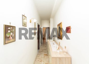 Hall / corridoio - Four-room apartment Via Lazio
 
25, Giarre - photo 3