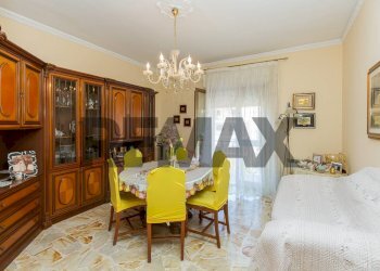 Sala da pranzo - Four-room apartment Via Lazio
 
25, Giarre - photo 11