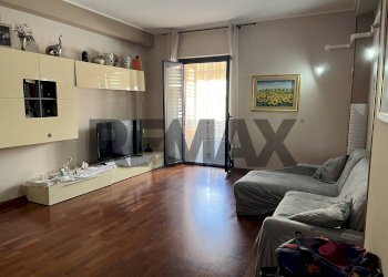 Soggiorno - Quadrilocale Via Prima
 
16, Aci Catena - foto 2