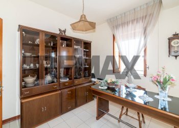Sala da pranzo - Appartamento Via Giovanni Boccaccio
 
22, Paterno - foto 24