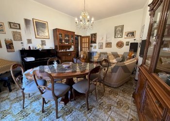 Sala da pranzo - Quadrilocale Via Trieste
 
14, Belpasso - foto 13
